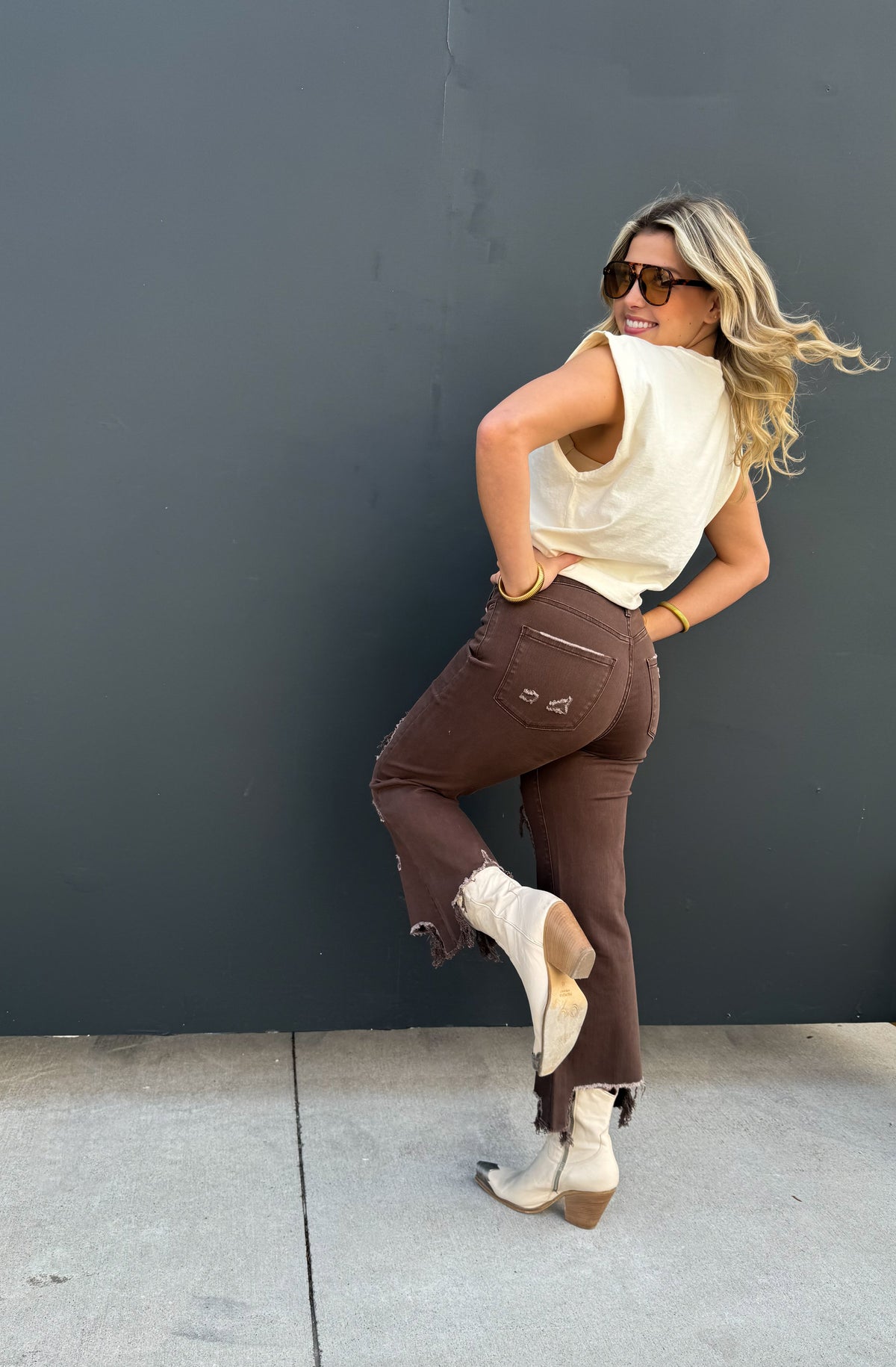 BROWN URBAN DISTRESSED CROP JEAN