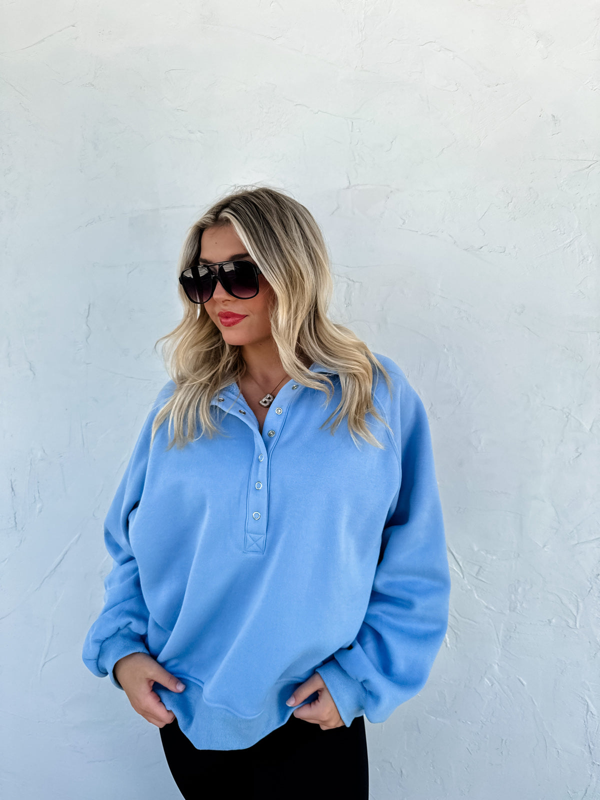 LAID BACK SNAP BUTTON PULLOVER